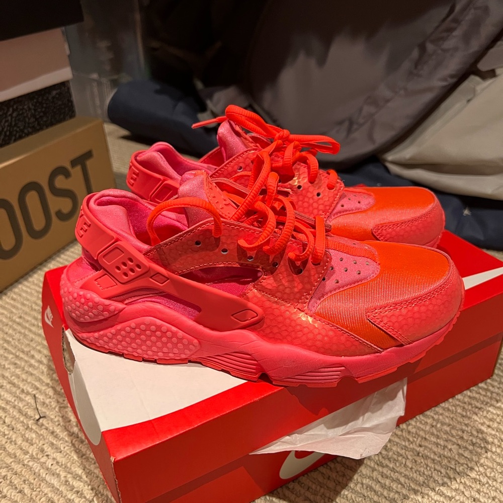 COPY - Size 8.5 womens nike huarache worn once